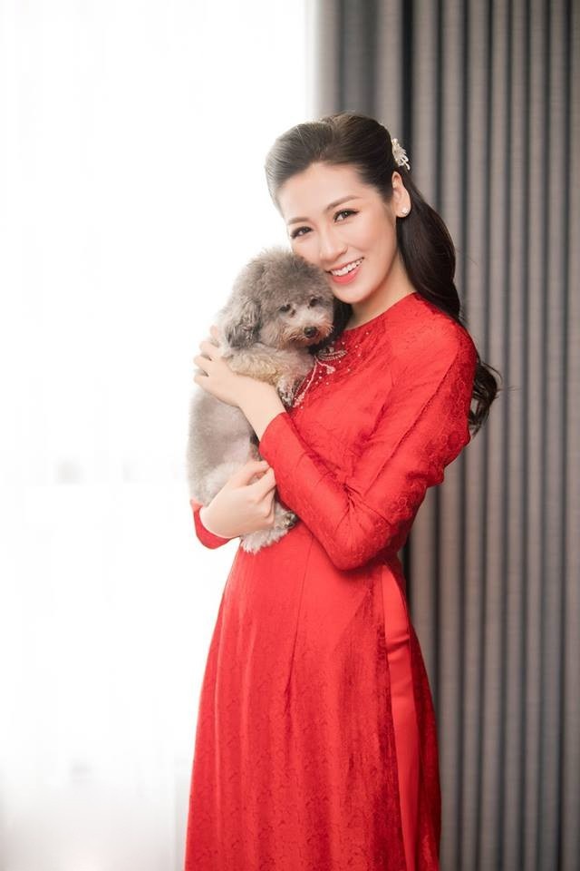 Á hậu Tú Anh xúc động trong lễ vu quy ngày Hà Nội mưa ngập - 11 Sau khi lập gia đình, Á hậu sẽ ưu tiên thời gian để vun vén tổ ấm. Á hậu họ Dương cho biết, với cô gia đình là thứ quan trọng nhất.