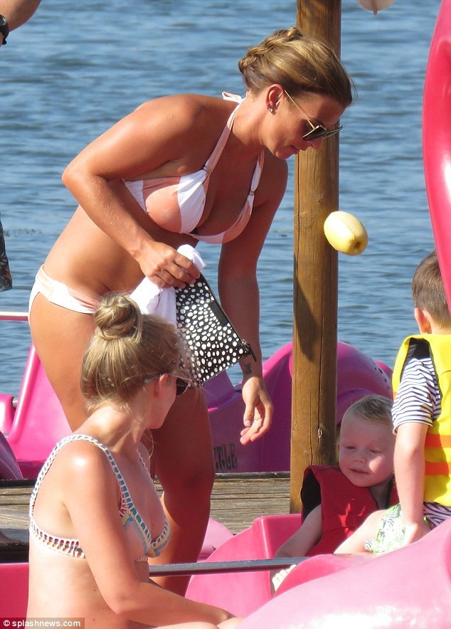Coleen Rooney thon thả sau 5 tháng sinh con - 6
Mối quan tâm hàng đầu của cô là 4 đứa con nhỏ