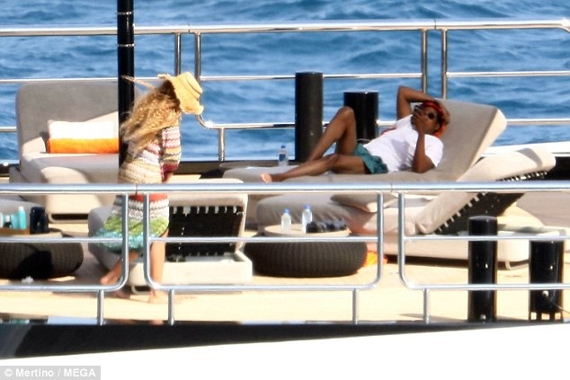 
Beyonce cũng đang dính tin đồn mang thai lần 3
