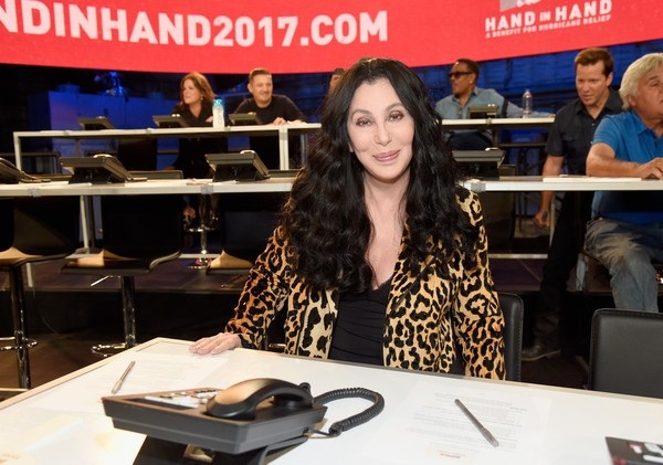 
Cher chia sẻ thêm, bà không bao giờ uống rượu hay hút thuốc cũng như thường xuyên tập thể dục chăm chỉ mỗi ngày.
