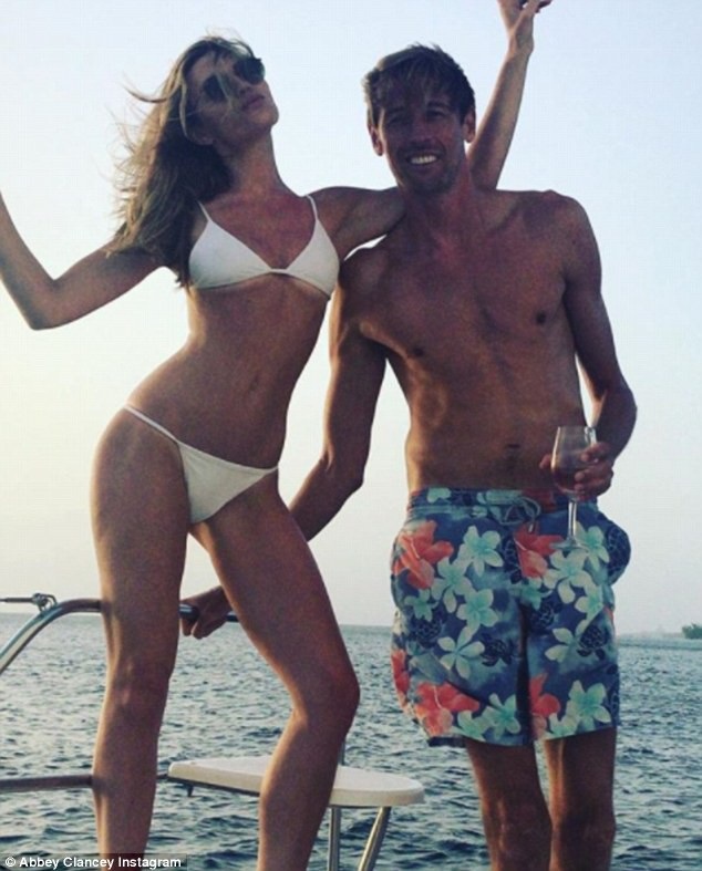 Ngưỡng mộ vóc dáng gái ba con Abbey Clancy - Ảnh 8. Ngưỡng mộ vóc dáng gái ba con Abbey Clancy - Ảnh 8.