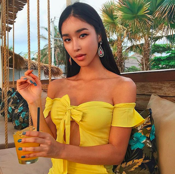 Cô gái khoe thân hình nóng bỏng tại lễ hội nhạc điện tử lớn nhất thế giới - 14 Cô gái khoe thân hình nóng bỏng tại lễ hội nhạc điện tử lớn nhất thế giới - 14