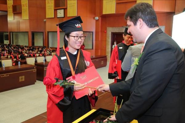 VUS nâng kỷ lục 106.932 học viên nhận chứng chỉ quốc tế - 3 VUS nâng kỷ lục 106.932 học viên nhận chứng chỉ quốc tế - 3