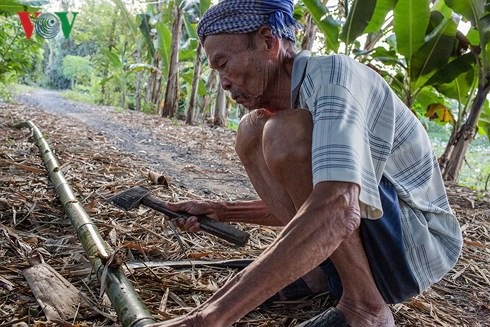 Đời thường của anh hùng “phi công nông dân“ - 2 Sau những chiến công, ông Bảy về quê nhà, là một lão nông thứ thiệt.