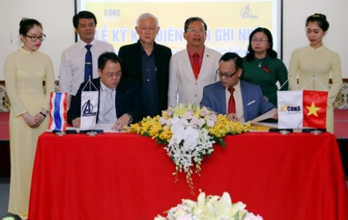 Bcons hợp tác với cổ đông chiến lược từ Thái Lan - 1
Lễ ký kết biên bản ghi nhớ hợp tác chiến lược giữa Bcons và A Asset Co., Ltd.