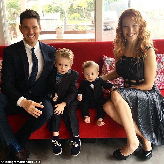 Vợ chồng Michael Bublé đón đứa con thứ ba - 3
Gia đình hạnh phúc của Michael Bublé luôn khiến fan ngưỡng mộ.