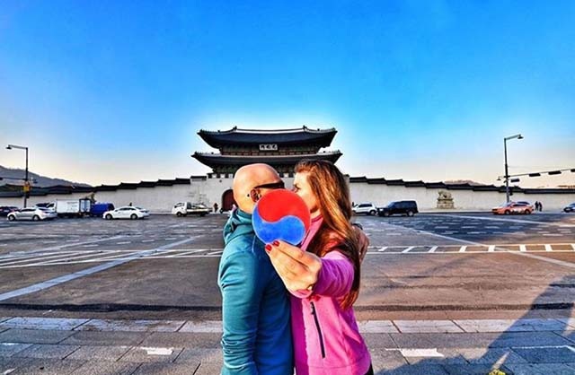 Quá “ức chế” về những luật lệ nơi mình ở, 2 vợ chồng này đã làm một việc không ai dám làm - 3 Quá “ức chế” về những luật lệ nơi mình ở, 2 vợ chồng này đã làm một việc không ai dám làm - 3