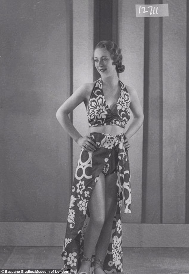 Đây được xem là những mẫu đồ bơi cách tân đầu tiên của phụ nữ, sau thời kỳ đồ bơi “kín cổng cao tường”, vừa dài rộng vừa... dày dặn.