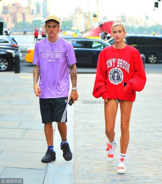 Justin Bieber âu yếm vợ tương lai trong quán cafe - 10 Justin Bieber âu yếm vợ tương lai trong quán cafe - 10
