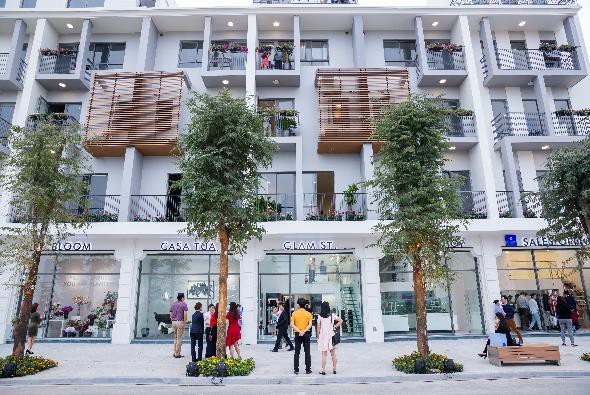 Khám phá văn hoá Hà Nội xưa trong lòng phố hiện đại - 2 Một trong những sản phẩm nổi bật được nhắc tới đầu tiên tại The Manor Central Park là các căn shophouse đẳng cấp.