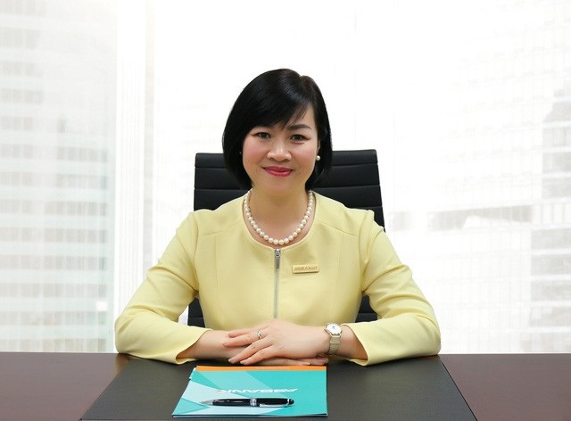 Đại gia Việt bán tháo siêu xe, bầu Đức kiếm bội tiền khi nước rút - 2 Bà Dương Thị Mai Hoa chính thức được Hội đồng quản trị Ngân hàng TMCP An Bình bổ nhiệm vị trí Tổng giám đốc của ABBANK kể từ ngày 24/7.