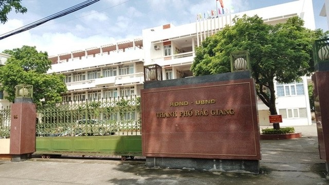 Tin cấp dưới tham mưu "lơ mơ", UBND tỉnh Bắc Giang phải “chữa cháy” như thế nào? - 3 Tin cấp dưới tham mưu "lơ mơ", UBND tỉnh Bắc Giang phải “chữa cháy” như thế nào? - 3