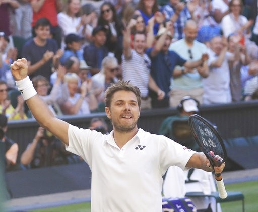 Wimbledon: Federer thắng nhanh, Dimitrov bị loại sớm - 2
Wawrinka đang cố gắng trở lại với quần vợt đỉnh cao