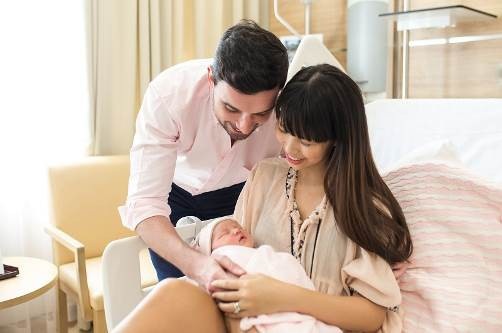 Siêu mẫu Hà Anh xuất hiện rạng rỡ sau khi sinh con - 7