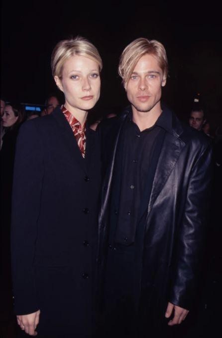 Brad Pitt bên bạn gái cũ - Gwyneth Paltrow - hồi năm 1997 cho thấy “một sự giống nhau không hề nhẹ”, cả hai cùng để mái tóc vàng chẻ ngôi lệch, chải gọn và có biểu cảm khá giống nhau.