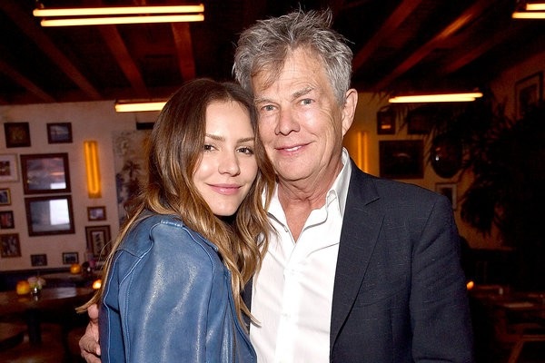 Katharine McPhee bênh vực chuyện tình của cô với bạn trai hơn 34 tuổi - 2 Katharine McPhee bênh vực chuyện tình của cô với bạn trai hơn 34 tuổi - 2