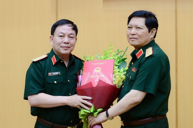 Tân Chủ tịch Viettel: Vị Tướng “gây sốt” với những bản “hit” trong giới trẻ - 1
Thiếu tướng Lê Đăng Dũng bắt đầu phụ trách Chủ tịch kiêm Tổng giám đốc Viettel từ 31/7/2018