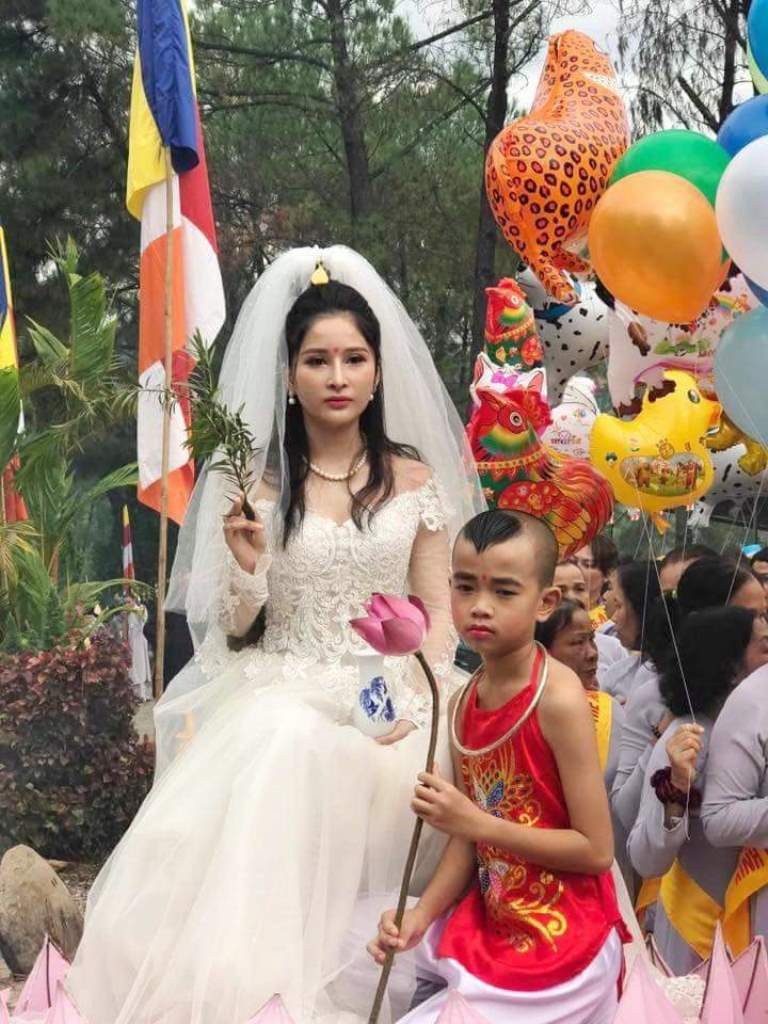 Bí quyết chọn váy cưới để cô dâu trở thành tâm điểm bữa tiệc | Vietnam+  (VietnamPlus)