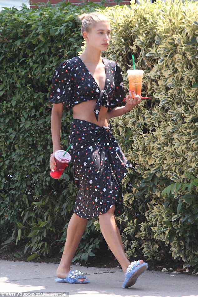 Justin Bieber hạnh phúc bên Hailey Baldwin sau khi chia tay Selena Gomez - 12
Hailey vẫn úp mở về mối quan hệ giữa cô và Justin nhưng fan ủng hộ cô trở thành bạn gái của nam ca sĩ Sorry.