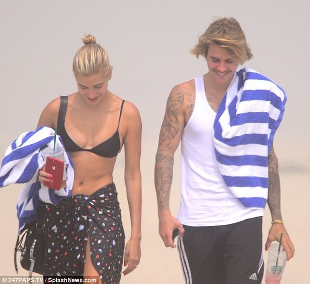 Justin Bieber hạnh phúc bên Hailey Baldwin sau khi chia tay Selena Gomez - 2
Hai người từng hò hẹn ngắn ngủi vào năm 216 nhưng sau đó lại chia tay. Vài tuần gần đây, họ thường xuyên hò hẹn với nhau dù chưa lên tiếng khẳng định họ có phải là một cặp hay không.