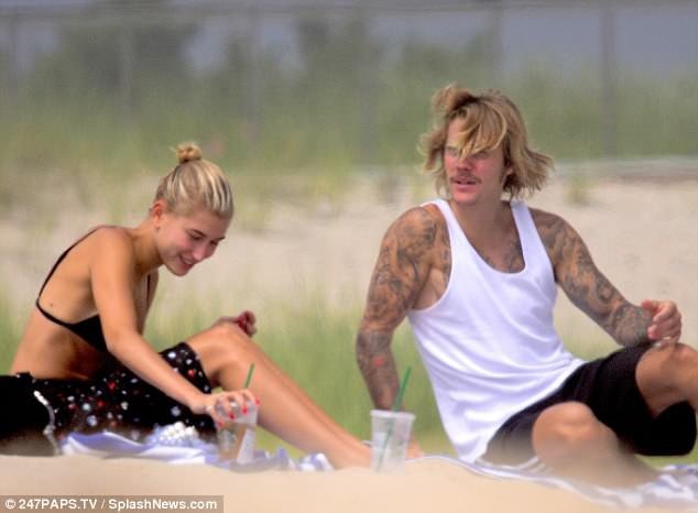 Justin Bieber hạnh phúc bên Hailey Baldwin sau khi chia tay Selena Gomez - 8 Justin Bieber hạnh phúc bên Hailey Baldwin sau khi chia tay Selena Gomez - 8