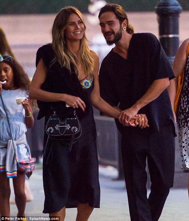 Bồ trẻ kém 17 tuổi hôn Heidi Klum say đắm - 7
Sau khi ly dị ca sỹ Seal, Heidi yêu khá nhiều nhưng các mối quan hệ của cô đều kết thúc nhanh chóng.