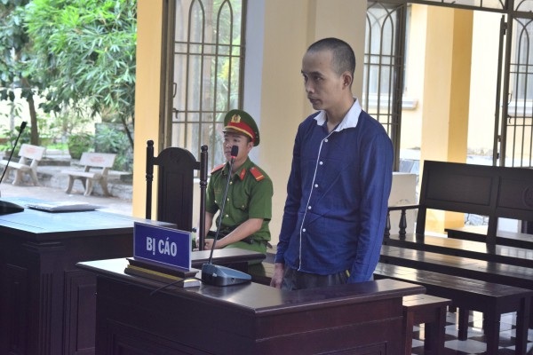 Sát hại cô giáo vì bị khước từ tình cảm, lãnh 12 năm tù - 1 Bị cáo Tín tại phiên tòa
