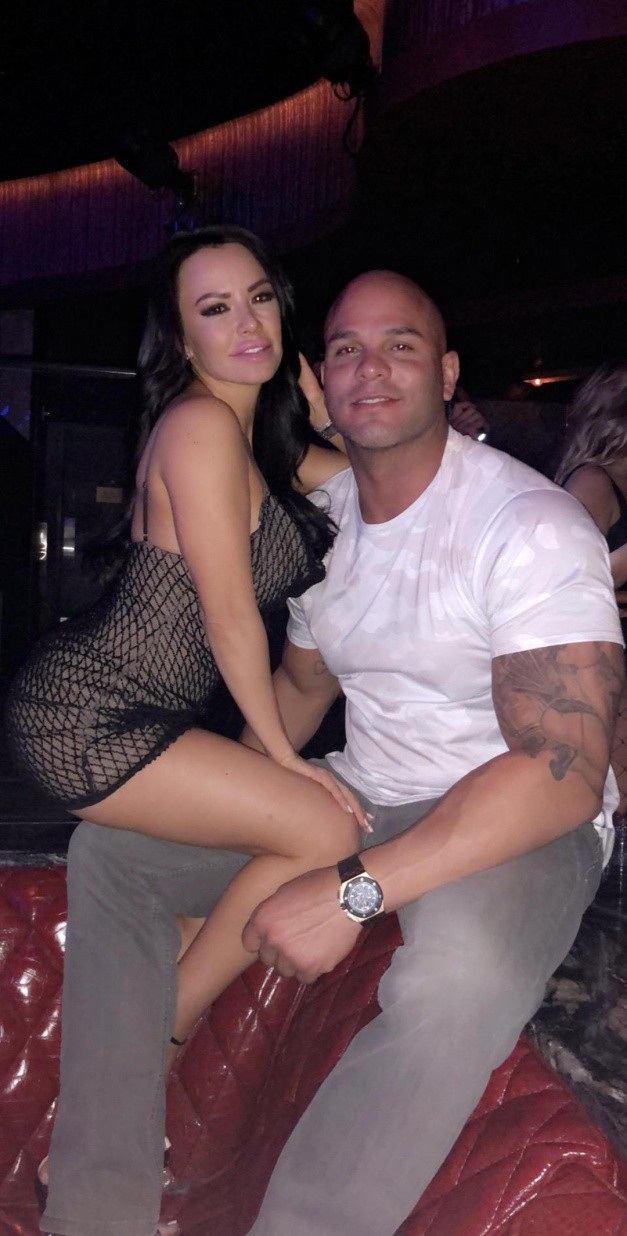 Hiện tại, cô đang hạnh phúc bên doanh nhân Mike Cirrilo 40 tuổi