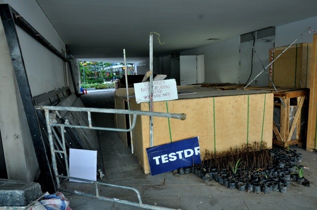 Cận cảnh dự án bến du thuyền của Vũ “nhôm” trước đề nghị thu hồi - 8
Các lối ra vào công trình này đều bị phong tỏa.