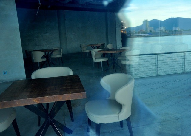 Cận cảnh dự án bến du thuyền của Vũ “nhôm” trước đề nghị thu hồi - 12
Một số khu vực khác đã được bày biện bàn ghế.