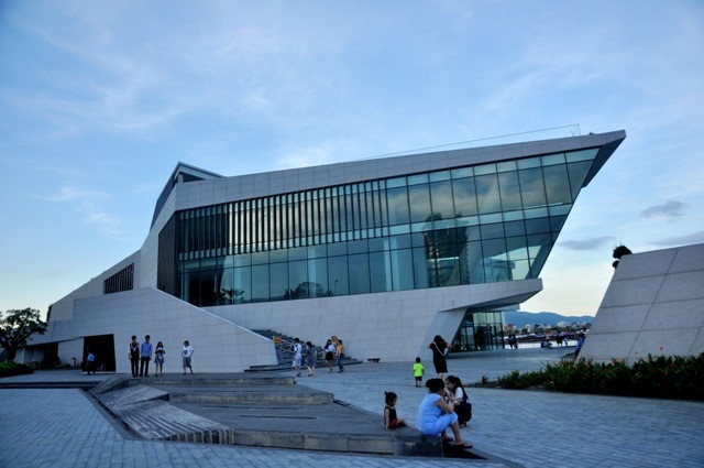 Cận cảnh dự án bến du thuyền của Vũ “nhôm” trước đề nghị thu hồi - 2
Được biết, cuối tháng 12.2015, UBND TP Đà Nẵng có Quyết định số 9517 cho Công ty TNHH I.V.C thuê đất để xây dựng nhà hàng và bến du thuyền tại khu vực phía Nam cảng sông Hàn.