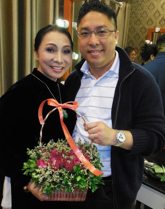 NSND Bạch Tuyết và con trai Bảo Giang.