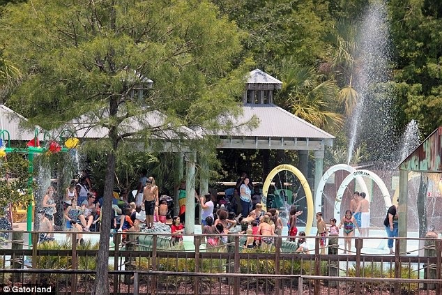 Gatorland là một trong 4 công viên giải trí nổi tiếng nhất ở Orlando, Florida
