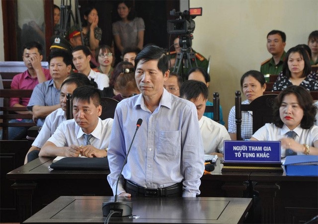 Vụ chạy thận tử vong: PGĐ bệnh viện buông lỏng quản lý, gây hậu quả nghiêm trọng - 1 Ông Hoàng Đình Khiếu.