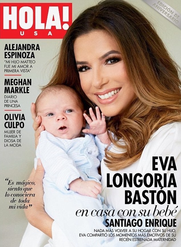 Kelly Brook khoe ngực khủng, Eva Longoria lần đầu để lộ con trai - 2
Nữ diễn viên phim Những bà nội trợ kiểu Mỹ Eva Longoria lần đầu khoe con trai cưng Santiago trên bìa tạp chí Hello. Ở tuổi 43, Eva sinh con lần đầu tiên và ngập tràn hạnh phúc. Em bé 1 tháng tuổi là kết quả tình yêu giữa cô và chồng - doanh nhân Jose Pepe Bastón, người đã có 3 con riêng với vợ cũ.