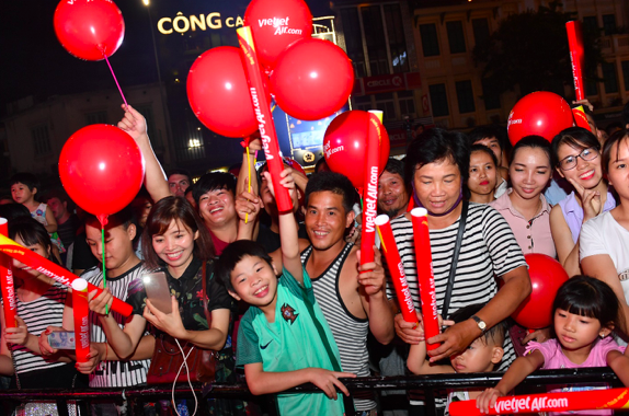 Điểm nhấn của ngày hội là đêm nhạc hoành tráng, giao thoa màu sắc văn hóa của Việt Nam và xứ sở Phù Tang.