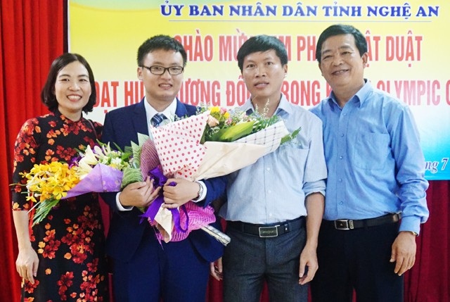 Nam sinh giành huy chương Đồng Olympic Hóa học quốc tế: Muốn trở thành bác sĩ giỏi - 5 Duật và các thầy cô trực tiếp bồi dưỡng em