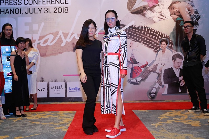 Sinh viên thiết kế thời trang thân thiện với môi trường thời 4.0 - Ảnh 9. Sinh viên thiết kế thời trang thân thiện với môi trường thời 4.0 - Ảnh 9.