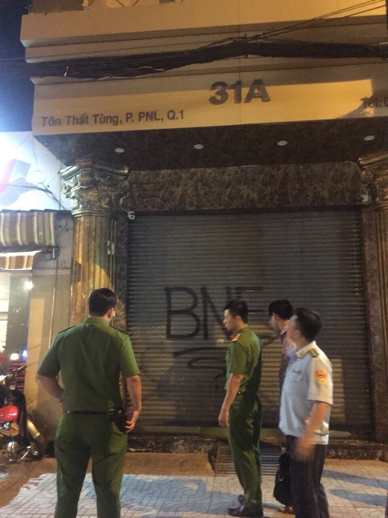 Nhà hàng bia ôm đóng cửa tránh đoàn kiểm tra - 1 Nhà hàng đóng cửa để tránh bị kiểm tra