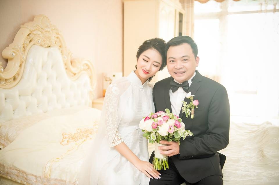 Bị đồn “thi Hoa hậu tuyển vợ cho đại gia”, Hoa hậu kém chồng 19 tuổi nói gì? - 3 Thu Ngân tiết lộ, ông xã cô từng có nhiều cô gái trẻ trung, xinh đẹp vây quanh (ảnh: Lê Chí Linh).