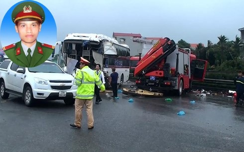 Dựng lại hiện trường vụ xe khách tông xe cứu hỏa trên cao tốc Pháp Vân - 6
Vụ tai nạn khiến Trung sĩ Chử Văn Khánh (25 tuổi) tử vong.