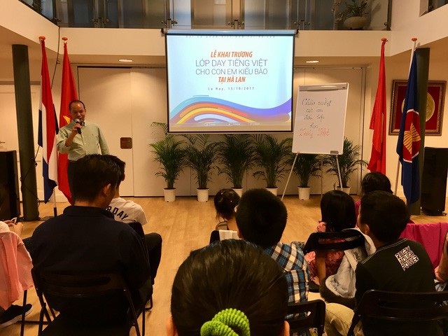 Một lớp học tiếng Việt tại Hà Lan