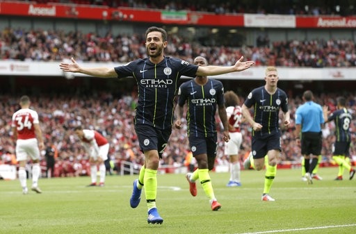 Arsenal 0-2 Man City: Sterling, B.Silva tỏa sáng - 4
Bernardo Silva ăn mừng bàn thắng vào lưới Arsenal