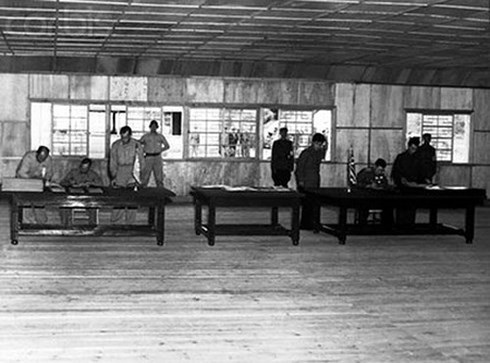 Chặng đường dài tới lễ ký Hiệp định Đình chiến trên bán đảo Triều Tiên - 1 
Lễ ký Hiệp định Đình chiến 1953. Ảnh: KT