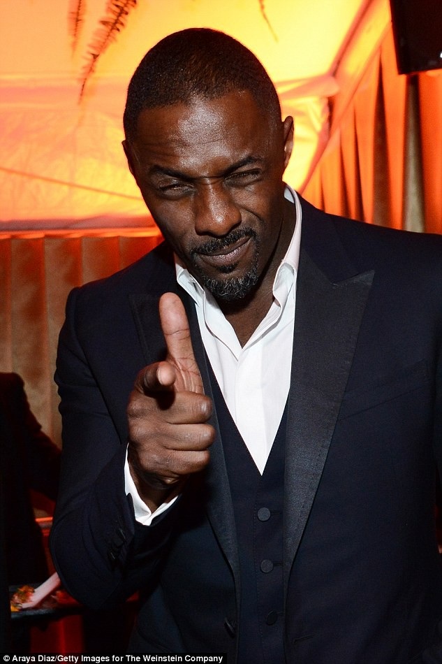 James Bond sắp tới sẽ là một người đàn ông da màu quyến rũ mặn mòi? - 4 Idris Elba