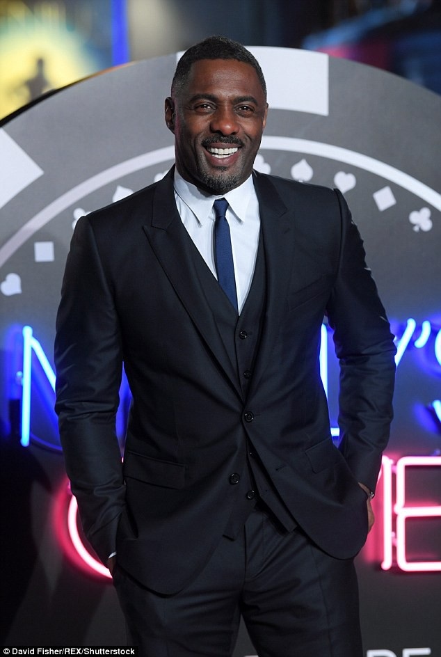 James Bond sắp tới sẽ là một người đàn ông da màu quyến rũ mặn mòi? - 2 Idris Elba