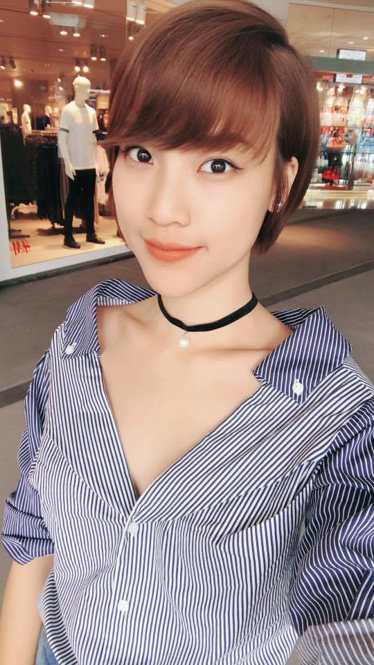 Những mỹ nhân Việt ngày càng quyến rũ “đốt cháy người nhìn” sau chia tay - 23 Sau đó, nữ diễn viên - MC cắt tóc ngắn.