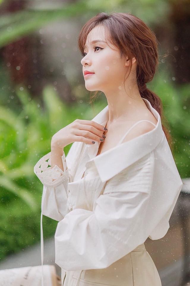 Những mỹ nhân Việt ngày càng quyến rũ “đốt cháy người nhìn” sau chia tay - 18 Người đẹp tuổi 29 vẫn trẻ trung như gái đôi mươi.