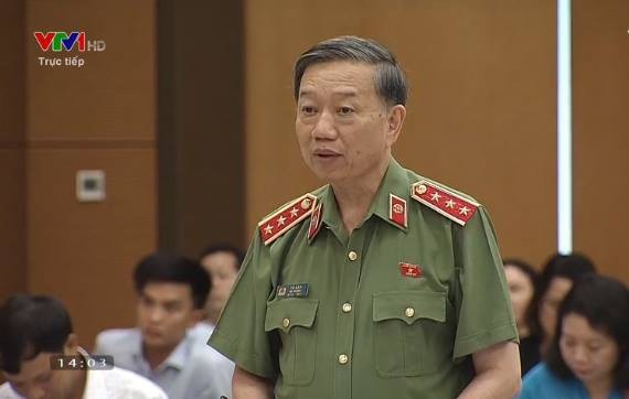 Bộ trưởng Công an: Gian lận thi THPT có thể đã diễn ra từ thời gian trước - 1
Thượng tướng Tô Lâm, Bộ trưởng Công an trả lời chất vấn tại Thường vụ Quốc hội