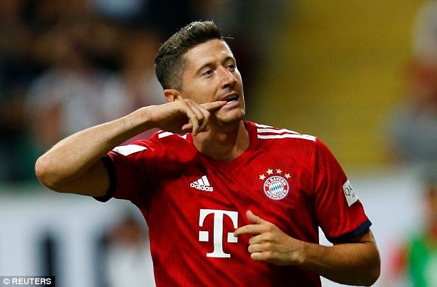 
Lewandowski tỏa sáng với cú hat-trick vào lưới Frankfurt

